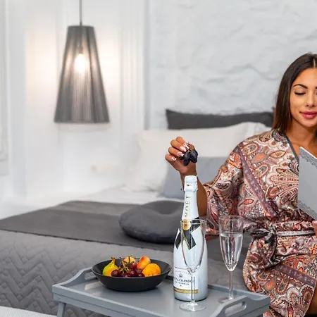 El_puerto Luxury Port *